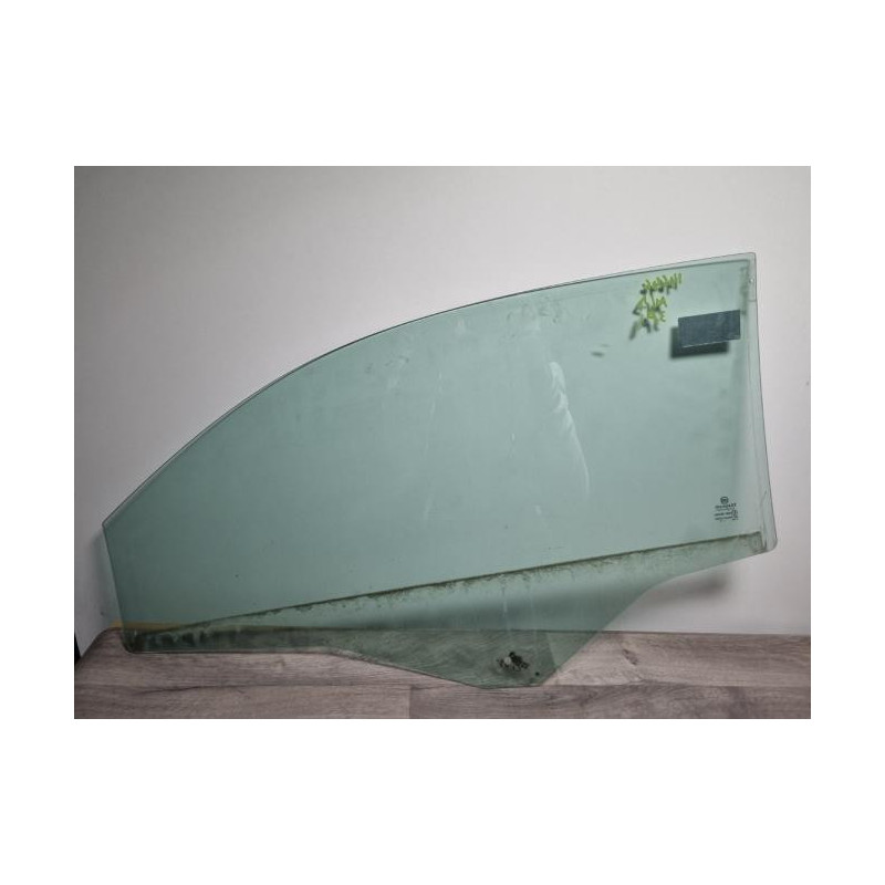 Vitre avant droit FIAT 500 2 PHASE 1 d’occasion