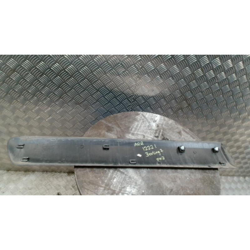 Baguette de porte arriere gauche  CITROEN BERLINGO 2 PHASE 3 d’occasion