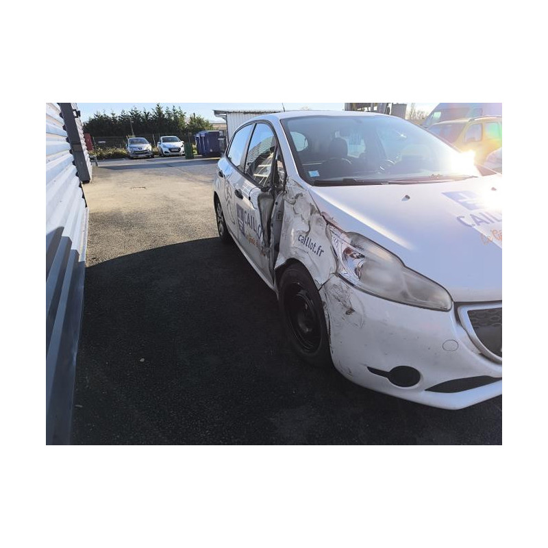 Pare choc arriere PEUGEOT 208 1 PHASE 1 d’occasion