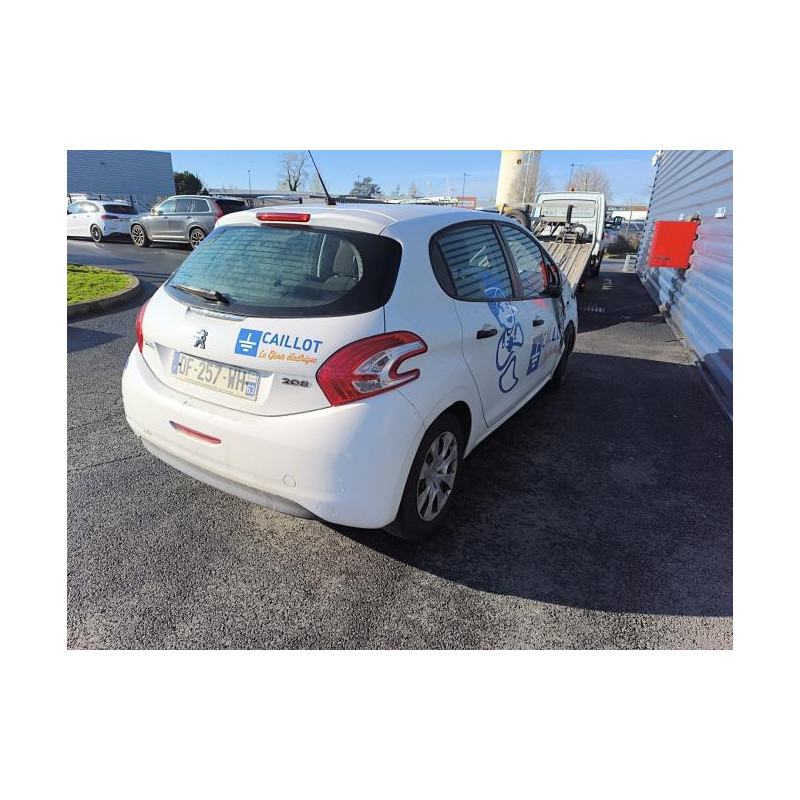 Pare choc arriere PEUGEOT 208 1 PHASE 1 d’occasion