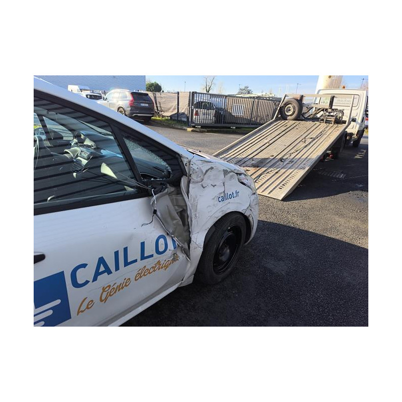 Pare choc avant PEUGEOT 208 1 PHASE 1 d’occasion