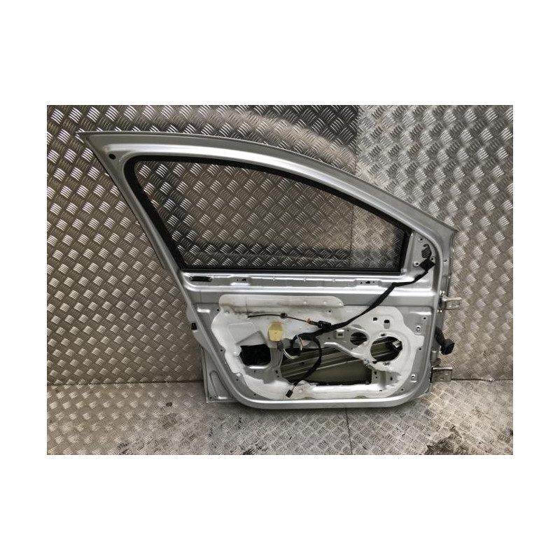 Porte avant gauche RENAULT CLIO 3 PHASE 1 d’occasion