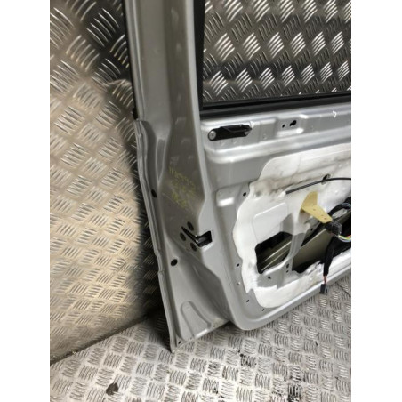 Porte avant gauche RENAULT CLIO 3 PHASE 1 d’occasion