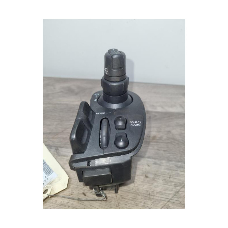 Commodo d'essuie glaces RENAULT CLIO 3 PHASE 1 d’occasion