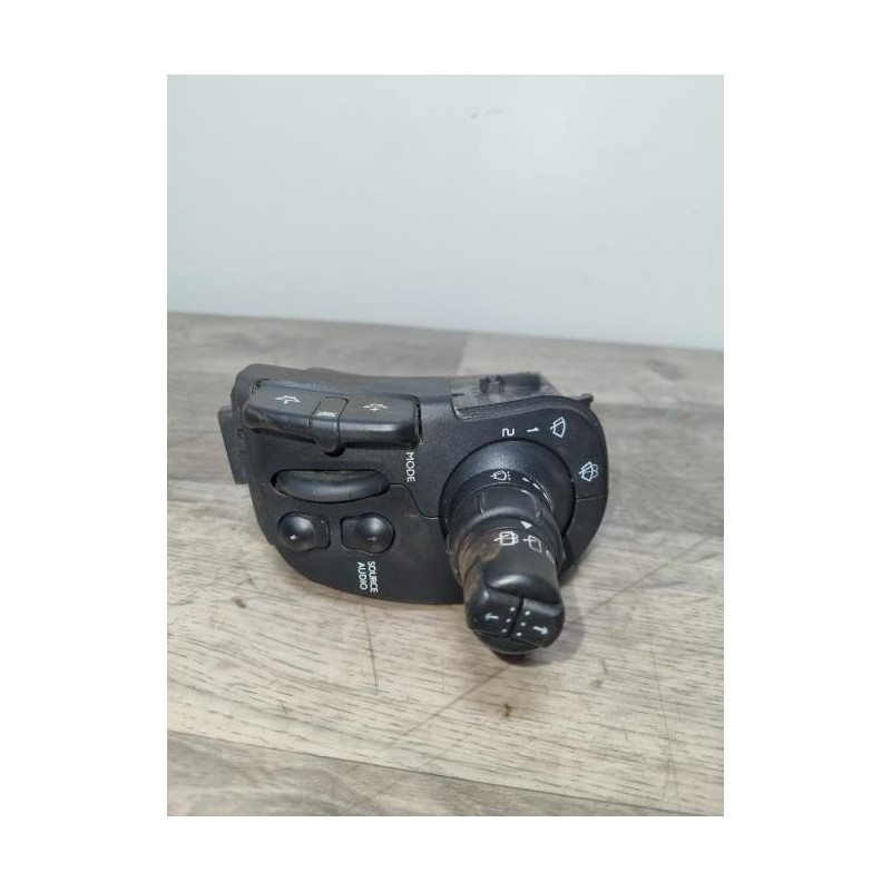Commodo d'essuie glaces RENAULT CLIO 3 PHASE 1 d’occasion