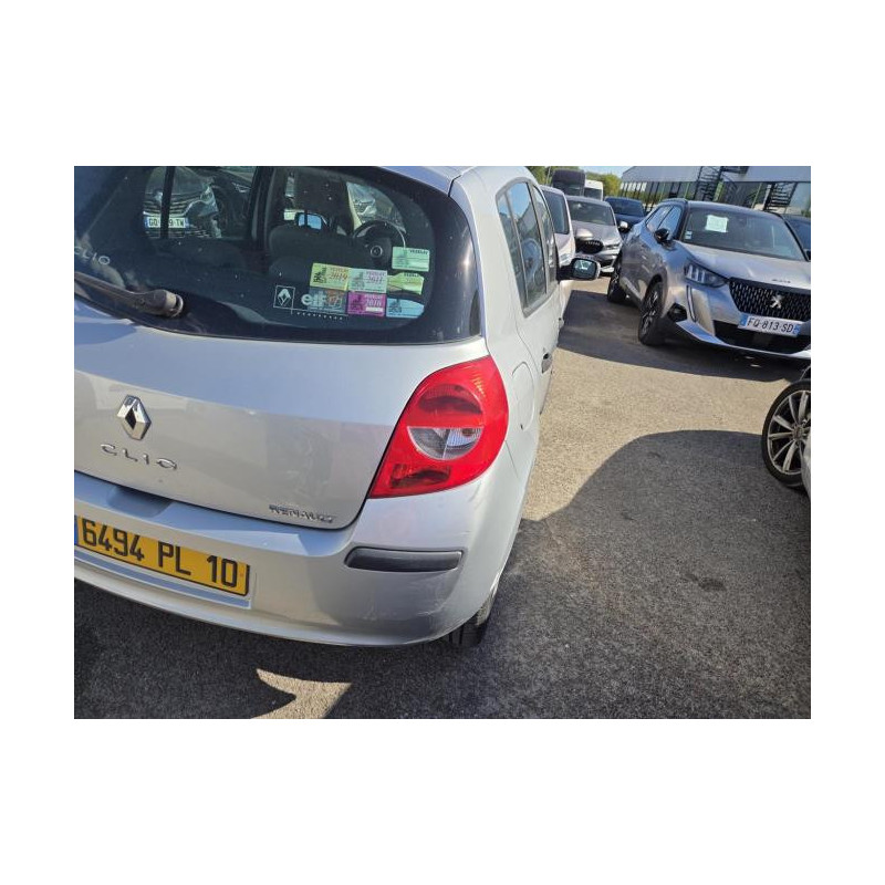 Optique avant principal droit (feux)(phare) RENAULT CLIO 3 PHASE 1 d’occasion