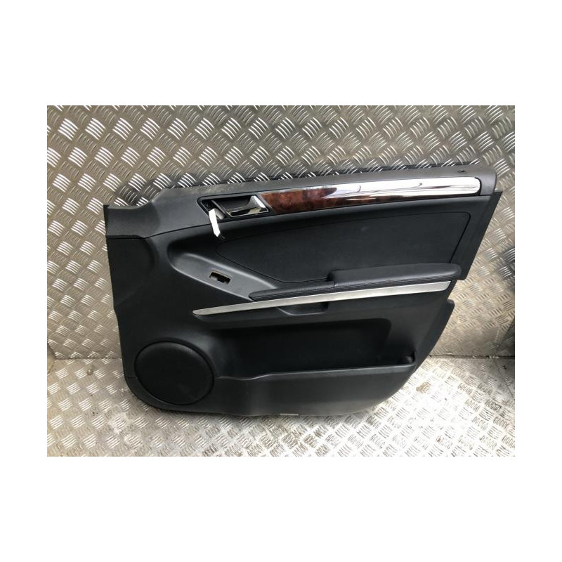 Panneau de porte avant droit MERCEDES CLASSE M 164 PHASE 1 d’occasion