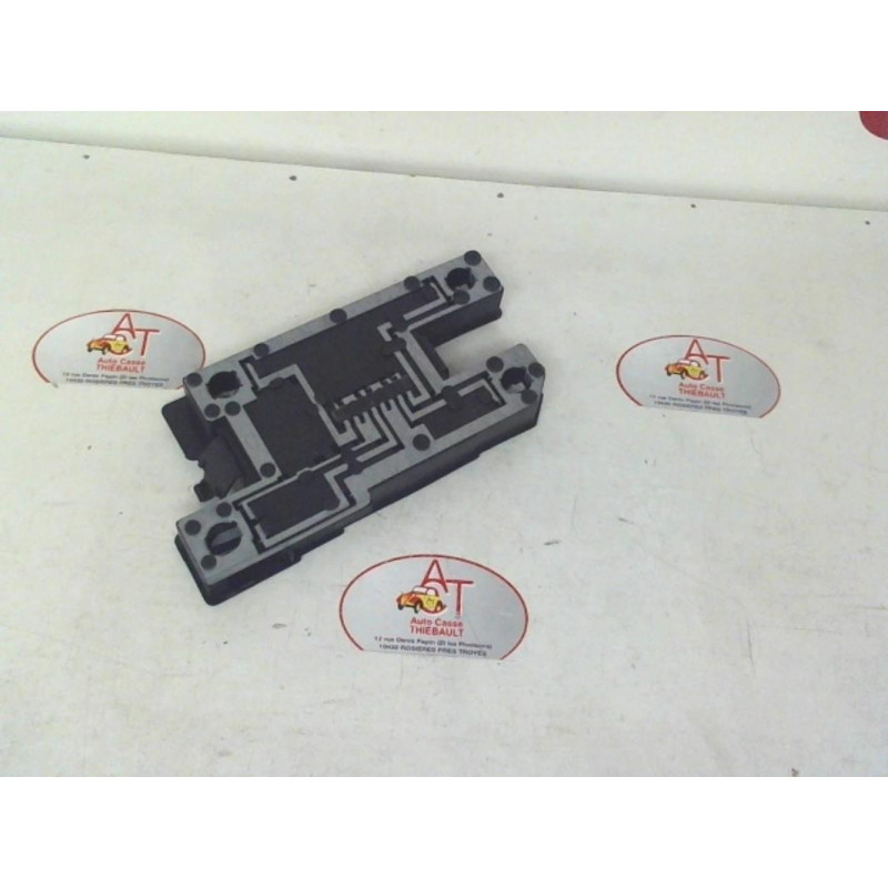 Platine feu arriere droit RENAULT CLIO I PHASE 2 d’occasion
