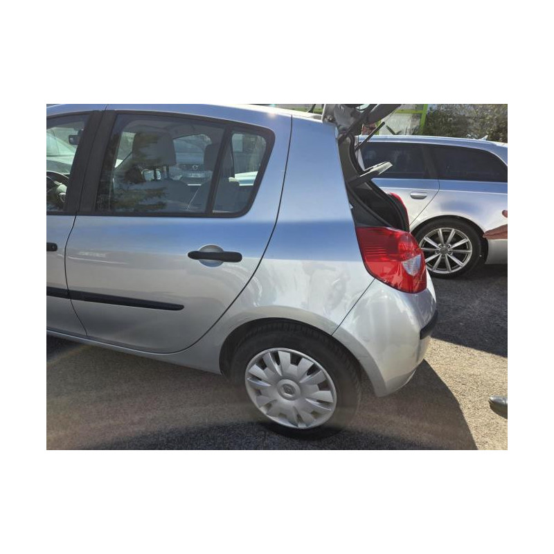 Autoradio d'origine RENAULT CLIO 3 PHASE 1 d’occasion