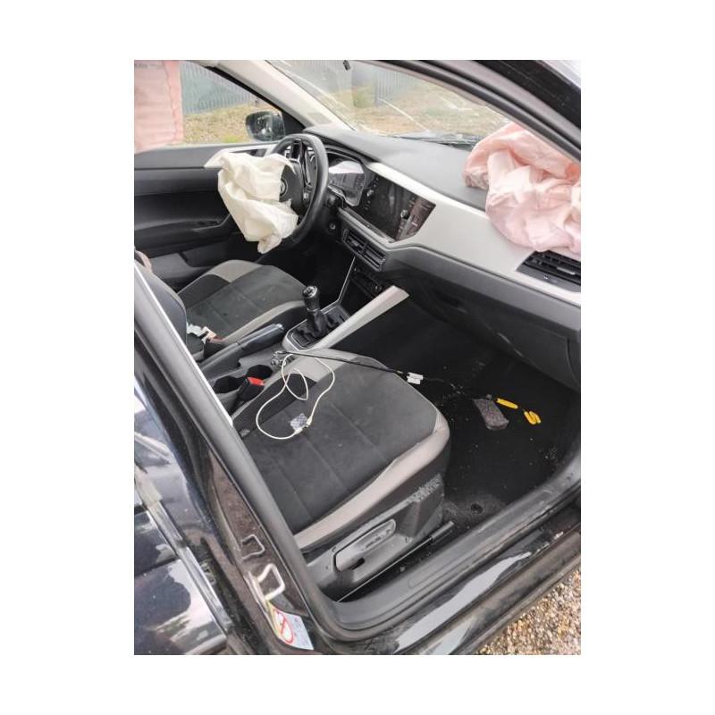 Panneau de porte avant droit VOLKSWAGEN POLO 6 PHASE 1 d’occasion