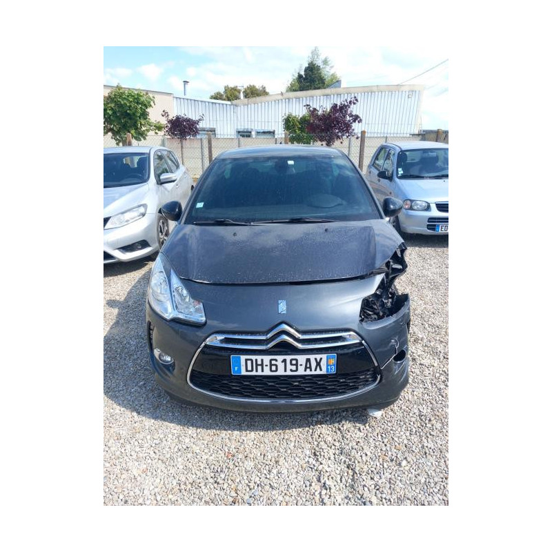 Pare boue avant droit CITROEN DS3 PHASE 1 d’occasion