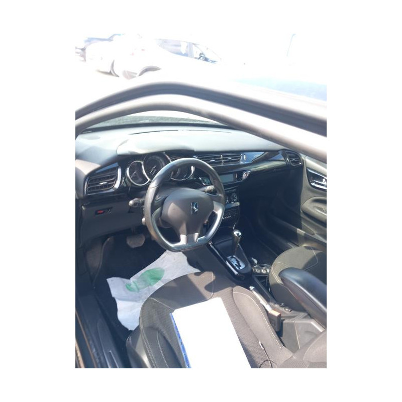 Pare boue avant droit CITROEN DS3 PHASE 1 d’occasion