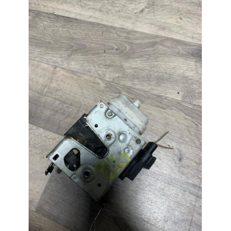 Serrure avant droit AUDI A8 1 PHASE 1 d’occasion