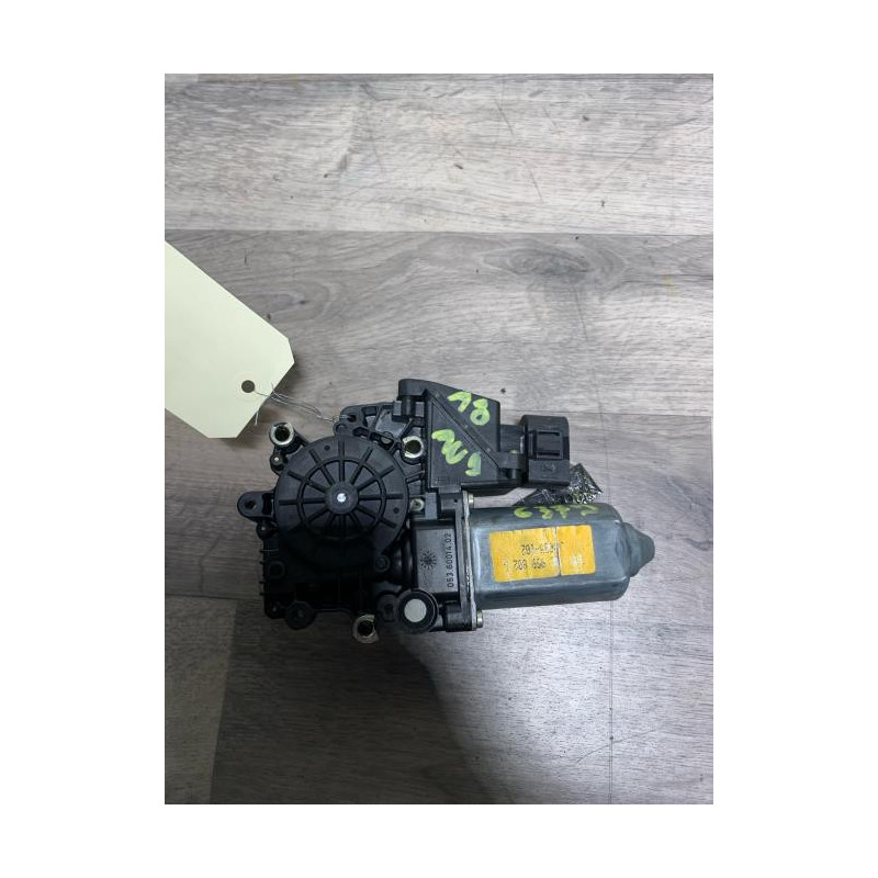 Moteur leve vitre avant droit AUDI A8 1 PHASE 1 d’occasion