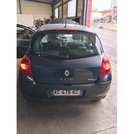 Platine feu arriere droit RENAULT CLIO 3 PHASE 1 d’occasion