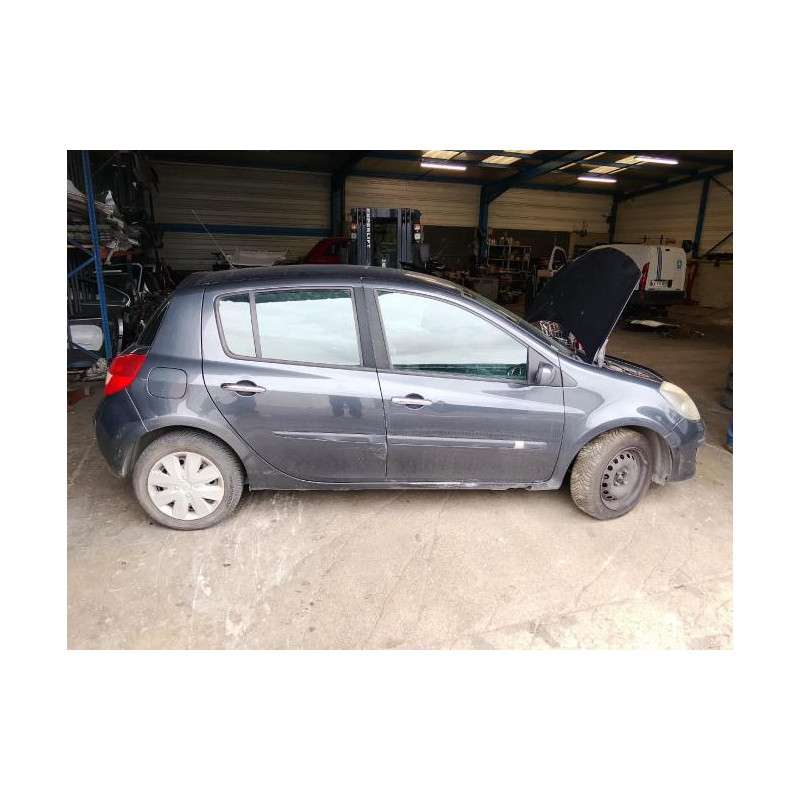 Platine feu arriere droit RENAULT CLIO 3 PHASE 1 d’occasion
