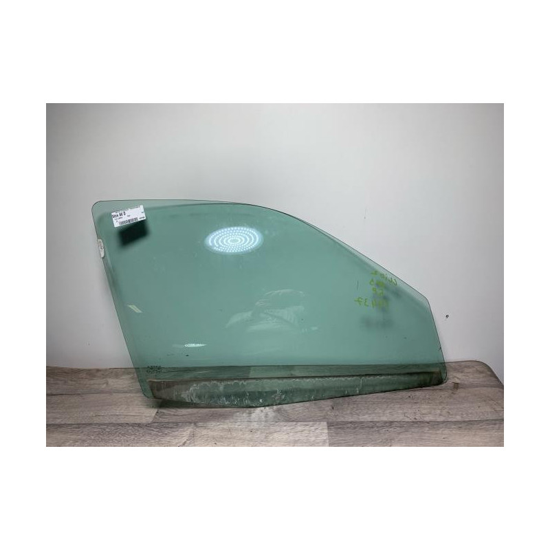 Vitre avant droit RENAULT CLIO 2 CAMPUS PHASE 1 d’occasion