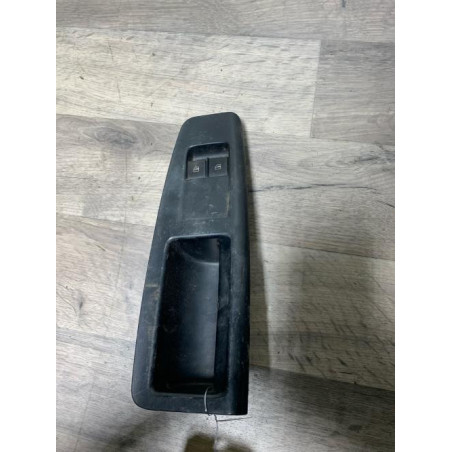Interrupteur de leve vitre avant gauche VOLKSWAGEN POLO 4 PHASE 1 d’occasion