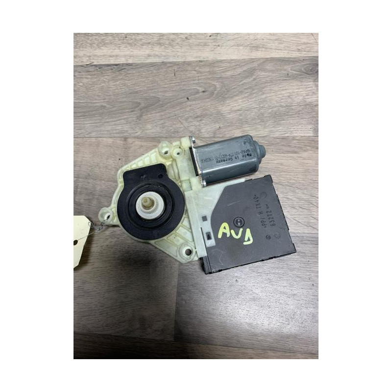 Moteur leve vitre avant droit VOLKSWAGEN  d’occasion