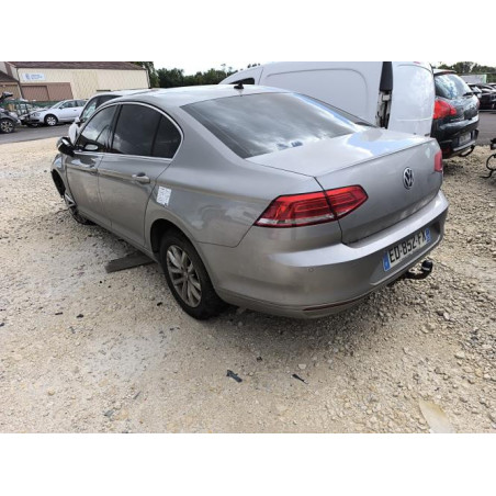 Vitre arriere droit VOLKSWAGEN PASSAT 7 PHASE 1 d’occasion
