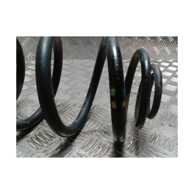 Ressort de suspension avant RENAULT TRAFIC 2 PHASE 1 d’occasion