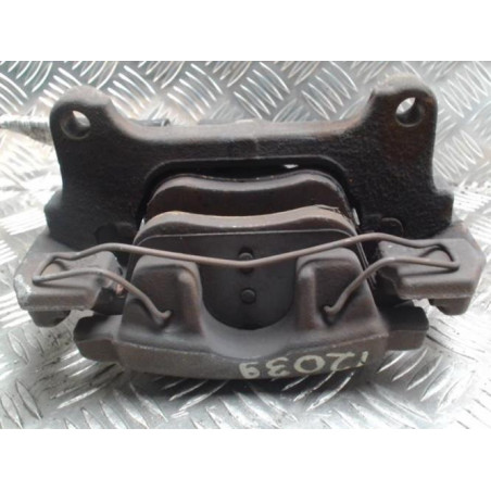 Etrier avant droit (freinage) AUDI A4 3 AVANT PHASE 1 BREAK d’occasion