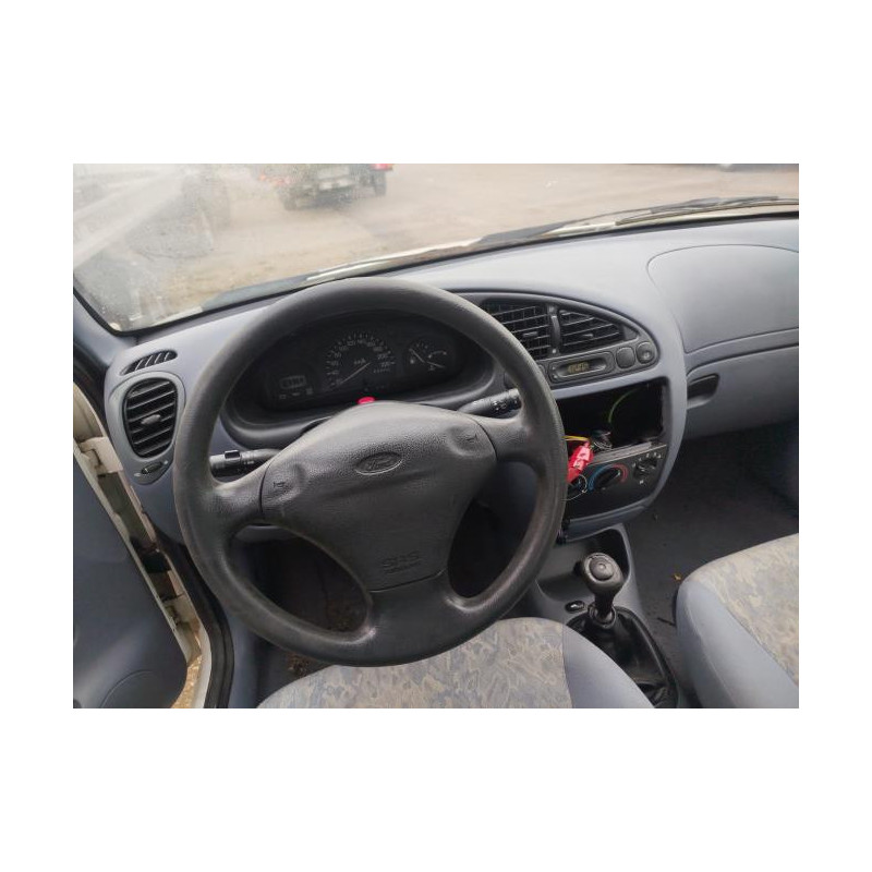 Pare choc avant FORD FIESTA 4 PHASE 1 d’occasion