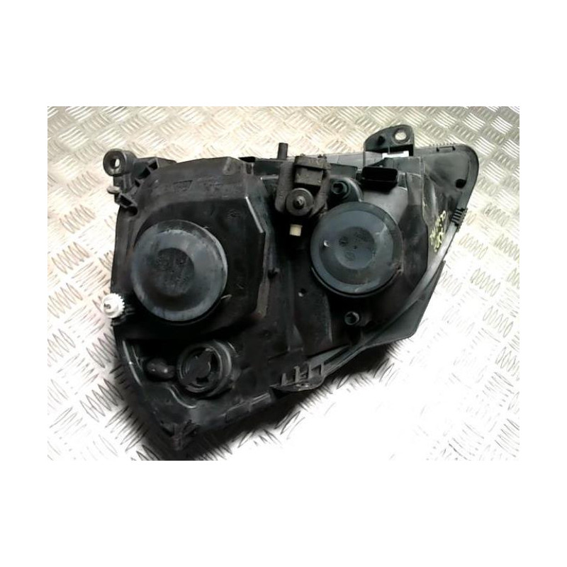 Optique avant principal droit (feux)(phare) RENAULT CLIO 2 PHASE 2 d’occasion