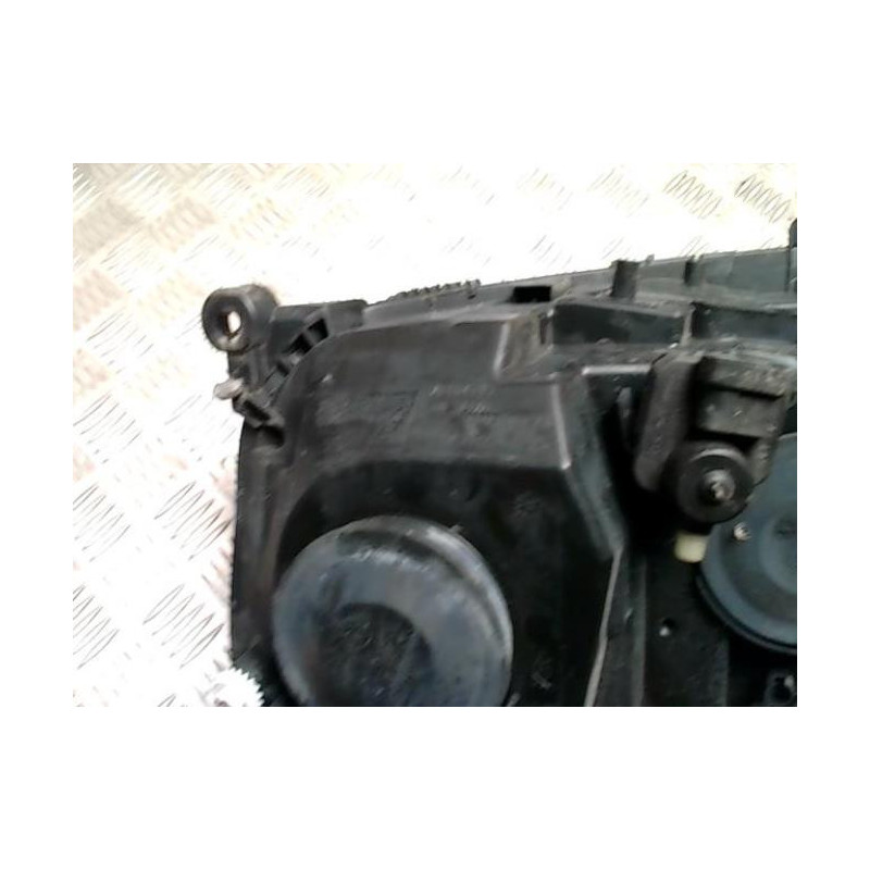 Optique avant principal droit (feux)(phare) RENAULT CLIO 2 PHASE 2 d’occasion