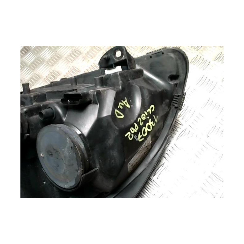 Optique avant principal droit (feux)(phare) RENAULT CLIO 2 PHASE 2 d’occasion