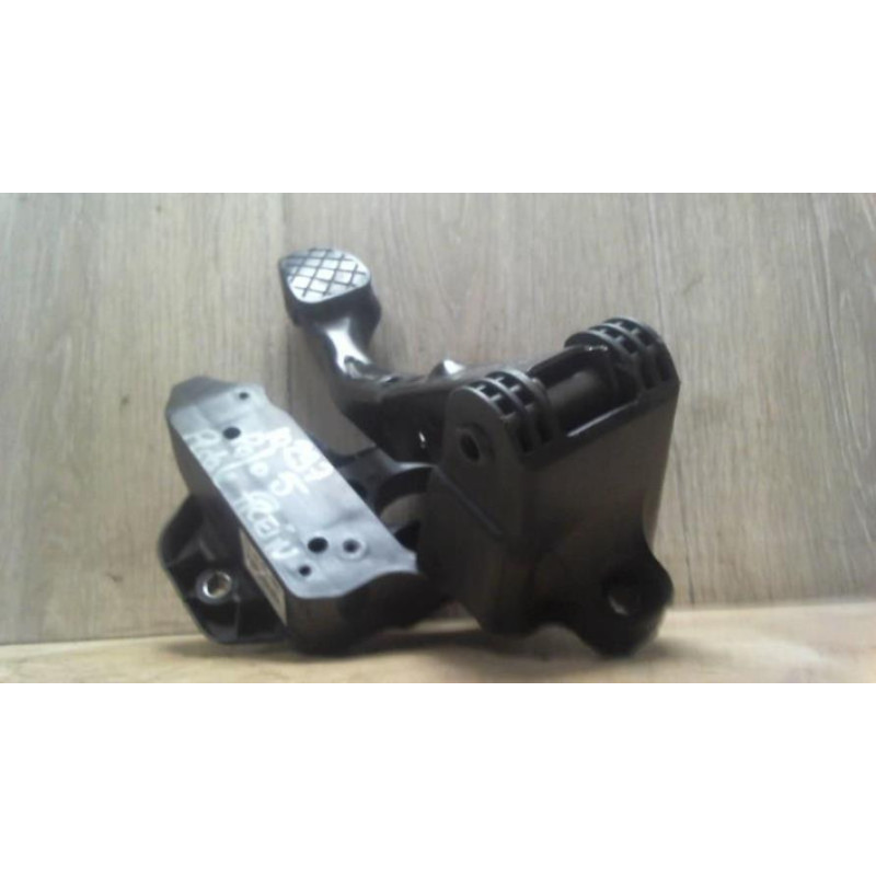 Pedale de frein VOLKSWAGEN POLO 5 PHASE 1 d’occasion