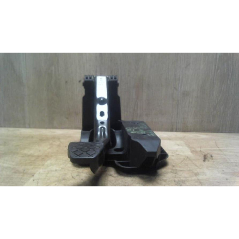 Pedale de frein VOLKSWAGEN POLO 5 PHASE 1 d’occasion
