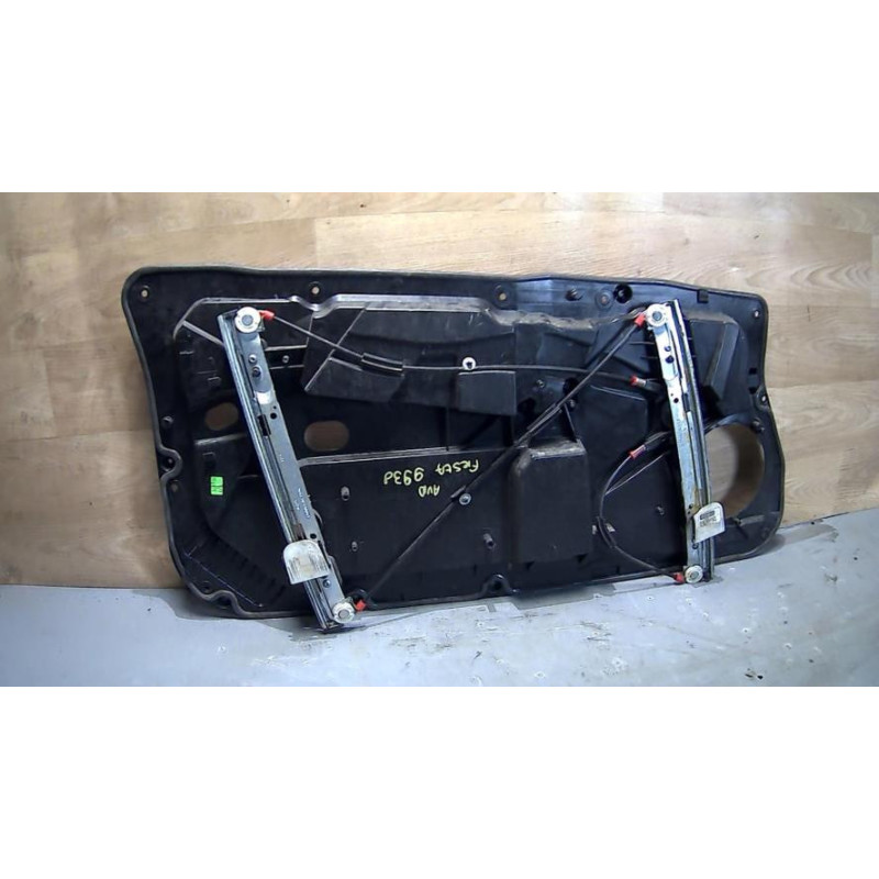 Leve vitre electrique avant droit FORD FIESTA 6 PHASE 1 d’occasion