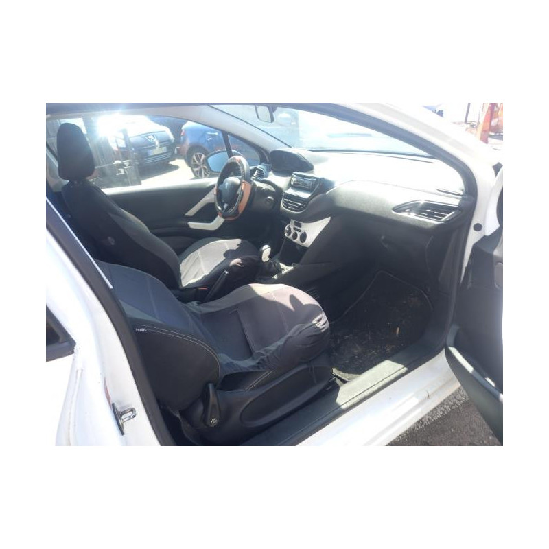 Serrure avant gauche PEUGEOT 208 1 PHASE 1 d’occasion