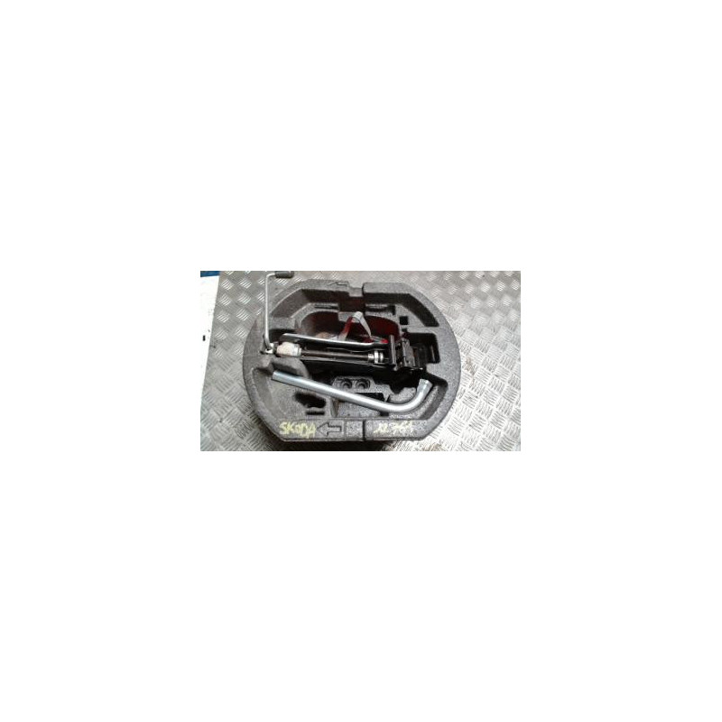 Cric (Ensemble depannage) SKODA FABIA 2 PHASE 2 d’occasion
