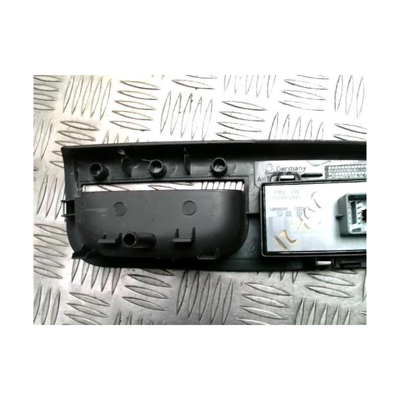 Interrupteur de leve vitre avant gauche VOLKSWAGEN GOLF 5 d’occasion