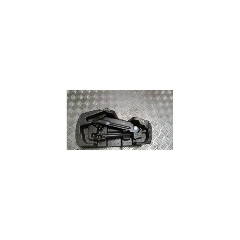 Cric (Ensemble depannage) CITROEN C1 2 d’occasion