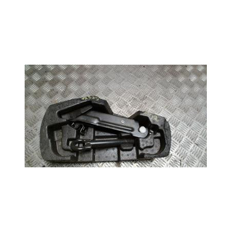 Cric (Ensemble depannage) CITROEN C1 2 d’occasion