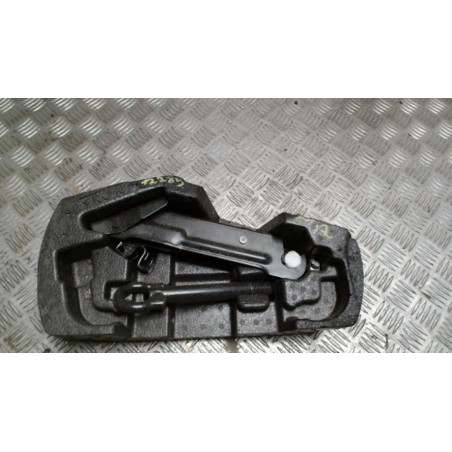 Cric (Ensemble depannage) CITROEN C1 2 d’occasion