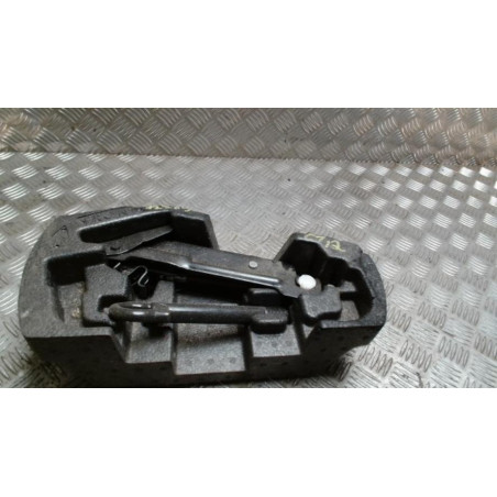 Cric (Ensemble depannage) CITROEN C1 2 d’occasion