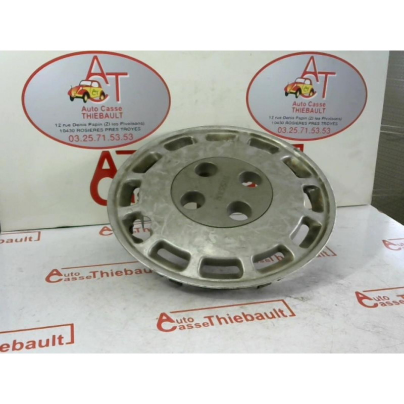 Enjoliveur NISSAN SUNNY COUPE d’occasion