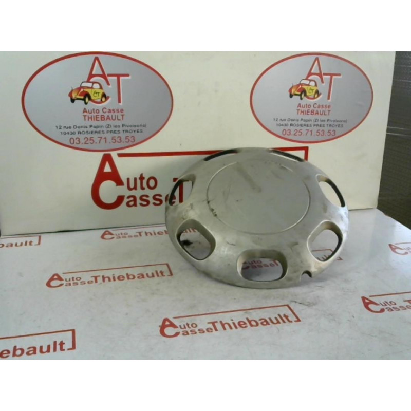 Enjoliveur VOLKSWAGEN PASSAT III VARIANT d’occasion