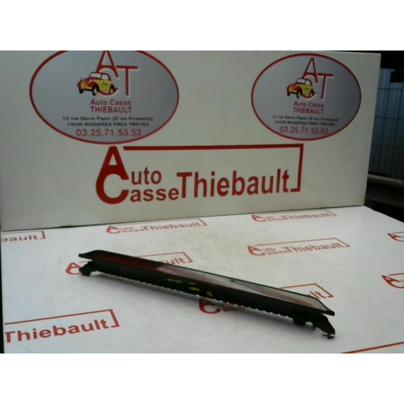 Feu arriere stop central VOLKSWAGEN PASSAT V (3B6) BREAK d’occasion