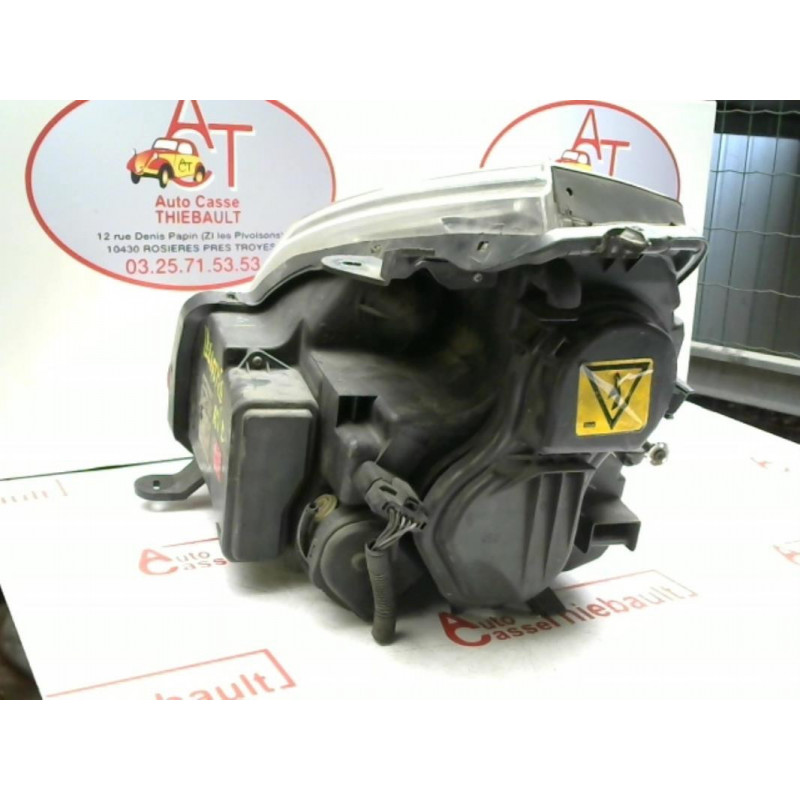 Optique avant principal droit (feux)(phare) RENAULT VELSATIS PHASE 1 d’occasion