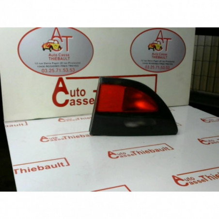 Feu arriere secondaire droit (feux) RENAULT MEGANE I CLASSIC PHASE 1 d’occasion