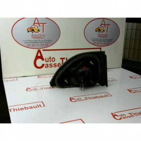 Feu arriere secondaire droit (feux) RENAULT MEGANE I CLASSIC PHASE 1 d’occasion