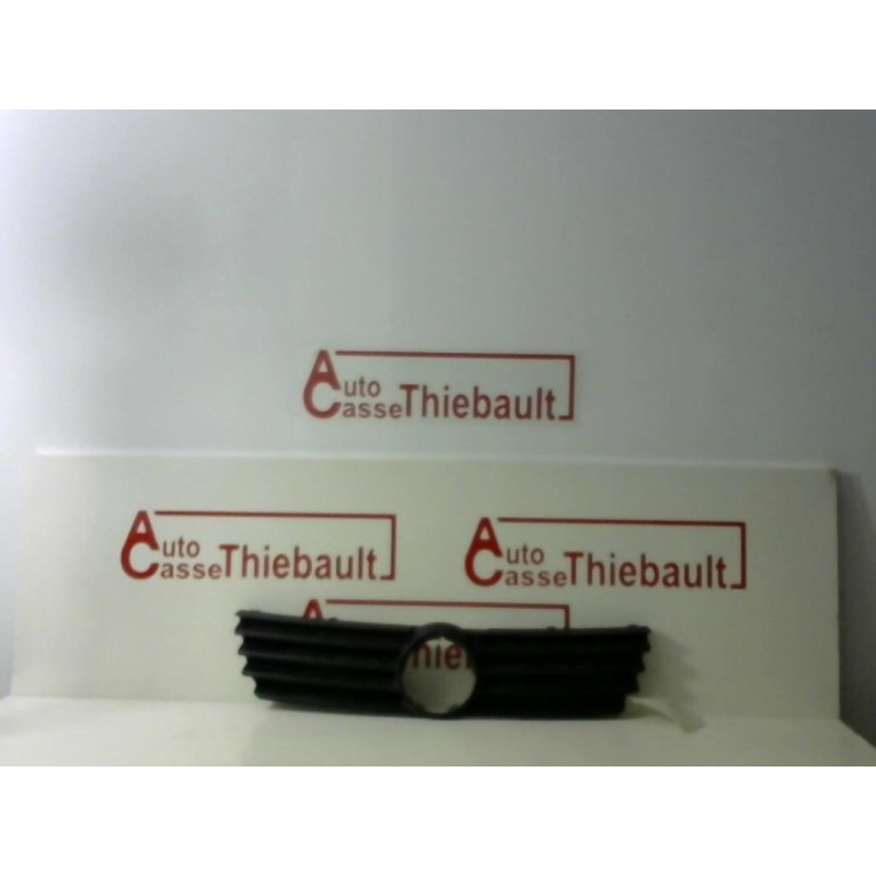 Calandre VOLKSWAGEN POLO III (6N2) PHASE 2 d’occasion