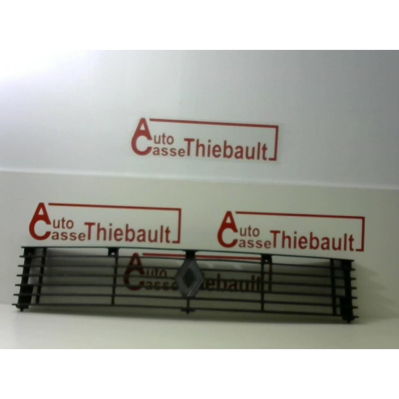 Calandre RENAULT TRAFIC PHASE 1 CHASSIS CABINE d’occasion