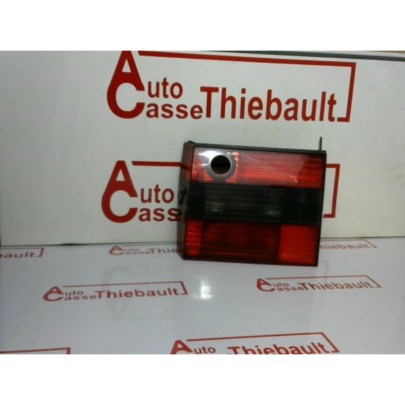 Feu arriere secondaire droit (feux) VOLKSWAGEN PASSAT IV (3A2) d’occasion