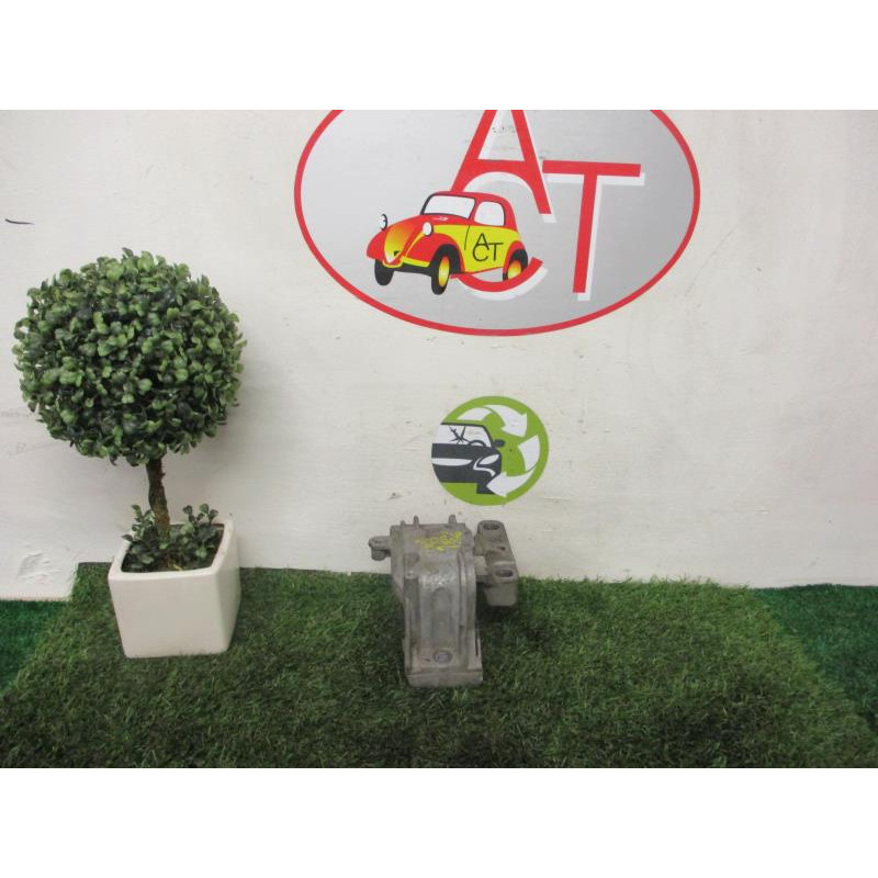 Support moteur droit VOLKSWAGEN GOLF V d’occasion